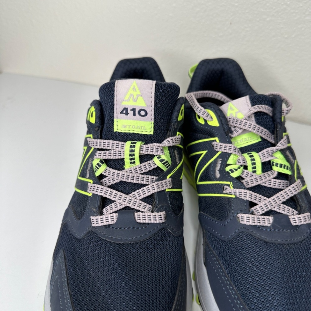 New Balance Women's Trail Shoes Size 8.5 - Picture 5 of 7